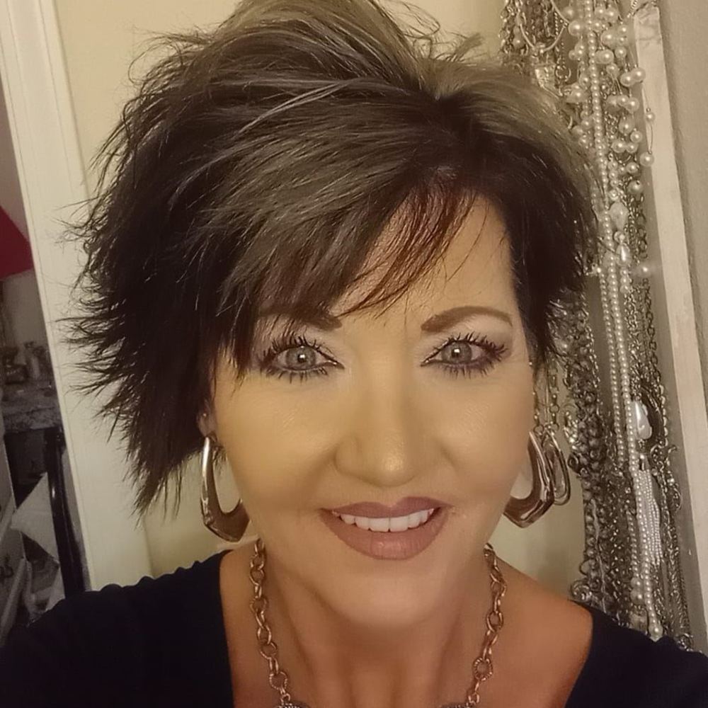 Meet your Posher, Monica